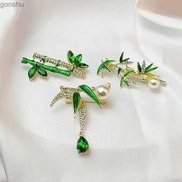 Pins Brooches Exquisite Crystal Pearl Bamboo Leaf Brooch Mini Panda Fashion Flip Collar Pin Sweater Hat Emblem Jewellery Accessories Couple Gift WX