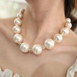 Fashionable and fashionable accessories, large imitation pearl necklace, neckline, Personalised crystal long necklace