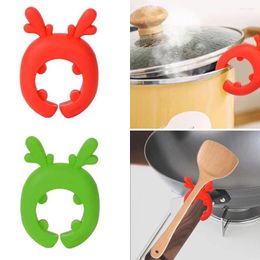 Kitchen Storage Silicone Utensil Rest Heat-Resistant Pot Lid And Soup Spoon Holder Anti-scalding Cooking Tool