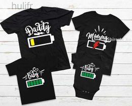 Family Matching Outfits Daddy Mommy Baby Matching Shirts Low Battery and Charged Battery Tees Funny Matching Family Shirts Daddy Mommy and Me Outfits d240507