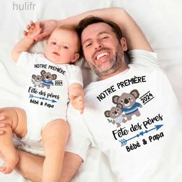 Family Matching Outfits Our First Fathers Day Together French Print Family Matching Clothes Daddy T-shirt Tops Baby Bodysuit Fathers Day Look Clothes d240507