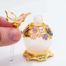 Fragrance 4-color metal cover butterfly perfume bottle vintage empty refillable essential oil container home decoration lady gift Y240503