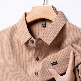 P09M Men's Dress Shirts 2024 Mens Business Casual Plaid Cotton Linen Short Sled Shirt Comfortable Cotton Top d240507