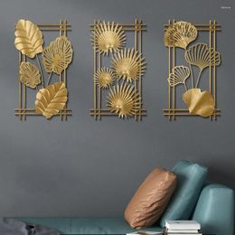 Decorative Figurines Ginkgo Leaf Wall Hanging Decor Metal Frame Ornament Iron Gold Palm Maple Pendant For Background Living Room Home