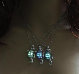 Luminous Animal Design Pendant Necklace Seahorse Cage Necklace with Clavicle Chain Creative Sea Horse Jewellery Dangle Choker Neckla8682170