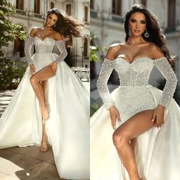 Klänningar sida sjöjungfru älskling bröllop romantiska pärlor delade satin svep tåg backless blixtlås anpassad plus size brud klänning vestidos de novia