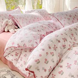 Bedding sets Pastoral Girls Flower Bedding Sets Washed Cotton Bed Lines Soft Quilt Cover Sheet Set Simple Bedspread Home Textiles J240507