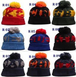 Round Patch Football Sideline Beanies Premium Embroidered Winter Soft Thick Pom Beanie Teams Cuffed Hat Men Women Winter Sport Kni6508873