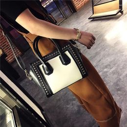 Shoulder Bags Celebrity Portable Handbag 2024 Fashion Contrast Hand Bag Wings Package Messenger Leather PU Girls Tote