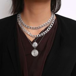 Alloy multi-layer circular double-sided human head hip-hop pendant necklace, female collarbone chain necklace