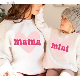 Family Matching Outfits Mama Mini Print Valentine Family Matching Outfits Mom Kids Sweatshirt Family Clothes Valentine Day Party Women Children Outfits d240507