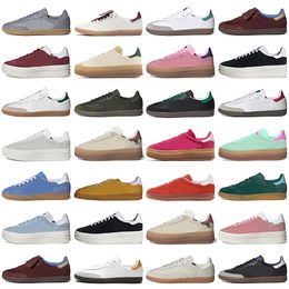 2024 scarpe vegan og casual scarpe per uomo allenatori di design da donna nuvola bianca core black black black black galum verde sneakers per sport piatti all'aperto 36-45