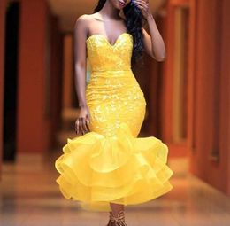 Tea Length Yellow Lace Mermaid Prom Dresses Sexy Lace Appliques Tiered Skirt Cocktail Party Dress Girls Formal Wear Cheap Homecomi3084720