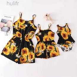 Family Matching Outfits Tank Mother Daughter Matching Overall Dresses Family Set Sunflower Mom Baby Mommy and Me Clothes One-Piece Women Girls Jumpsuits d240507