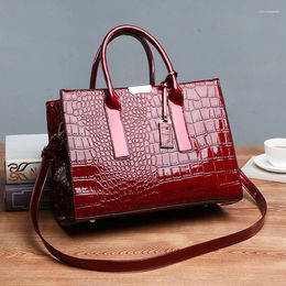 Shoulder Bags Women Split Leather Handbag Fashionable Crocodile Pattern Bag Classical Tote Crossbody