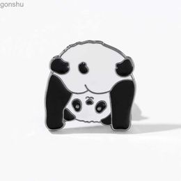 Pins Brooches Cute Chinese Panda Looking Down Brooch Metal Enamel Pin Hat Scarf Series Childrens Gifts WX