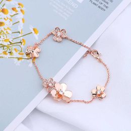 Famous designers design gorgeous bracelets for lovers Fashionable new and leaf flower bracelet creative minimalist girl Mother's Day with common cleefly