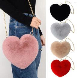 Shoulder Bags Fashion Women's Fluffy Mini Chain Bag Heart Shaped Soft Faux Fur Crossbody Handbag Messenger