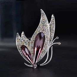 Pins Brooches Luxury crystal butterfly brooch womens rhinestones elegant and fashionable animal brooch dress accessories Jewellery gifts WX