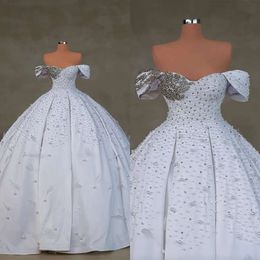 Abiti da sposa a sfera per spalla che brillano le perle di perle piume perle in campo overkirts abito personalizzato per abito da sposa con un abito da sposa preparati da sposa preparati