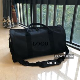 Tasarımcı Depolama Çantası Siyah Beyaz Logo Açık Hava Spor Omuz Çantası Dayanıklı ve Şık Açık Spor Spor Salonu Yoga Egzersiz Seyahat Büyük Kapasiteli Crossbody Bag