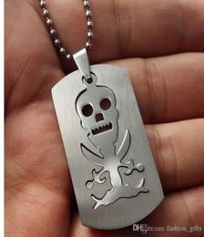 1pcs Stainless Steel Game Anime Skull Skeleton Necklace One Piece Pirate Logo Necklace Men039s Double Layer Detachable Skull Ta5201220