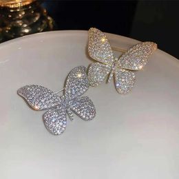 Pins Brooches Fashionable new butterfly diamond brooch for womens elegant wedding banquet gifts clothing accessories lapel pins WX