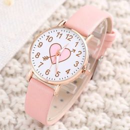 Damen Uhren Keglllekte 2PCS Student Cute Pink Heart Quarz und Blumenarmband Geschenkset