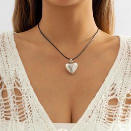 Pendant Necklaces Creative Simple Love Heart Shape Necklace For Women Versatile Personalised Wax Thread Collarbone Chain Jewellery