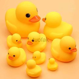 Bath Toys Cute Duck Baby Bath Toys Squeeze Animal Rubber Toy BB Duck Bathing Water Toy Race Squeaky Rubber Yellow Duck Toys for Kids Gifts d240507