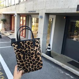 Totes 2024 Leopard Handbags Luxury Designer Fashion Cross Body Bags For Women Classic Square Satchels Velour Top Handle City Bag Flap