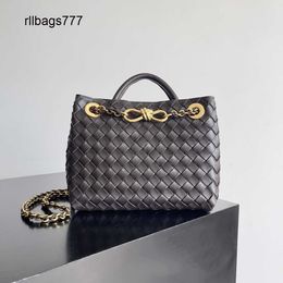 Women Totes Bag Andiamo 2024 New Chain Bow Handheld Shoulder Womens Bag Andianmo Sheepskin Woven Womens Bag Small 25cm