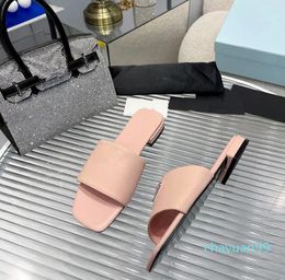 2024 Sandals Famous Designer Women Slippers Woody Flat Mules Slides Platform Cloud Soft Shoes