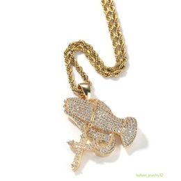 Iced Out CZ Diamond Oração Hands Pingente Colar Gold Gold Sier revestido com cadeia de tênis Vintage Hip Hop Jewelry Gift