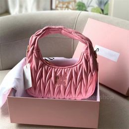 Bolsas de maçaneta rosa sacola de ombro de designer feminino bolsas bolsas de bolsa de gama de gola plissada de carne de carneiro macio de ovelha mobil