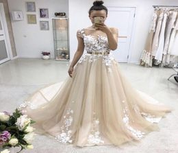 Gorgeous Champagne Tulle Appliques Evening Dresses Sheer Neck Cap Sleeves Metal Belt Ball Gown Prom Dresses Formal Evening Dresses1365940