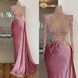 Meerjungfrau Elegante rosa Perlen Staub Hochkragen Prom Kleid Perlen Lange Kleider für besondere OCNs Langarmes Abendkleider Es