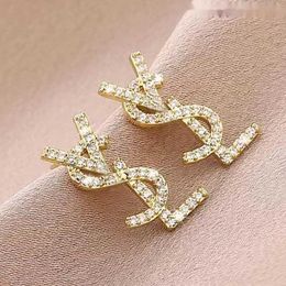 Stud 18K Gold Plated Austrian Crystal Letter Stud Earrings for Women European and USA Popular Simple Designer Earrings Wedding Bride Jewelry Gift GOOD