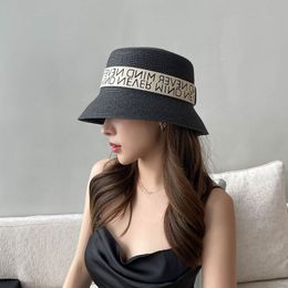 Designer luxury fashion hats for woman wide brim bucket straw hat Korean version style spring summer sun visor travel letter breathable UV-proof outdoor