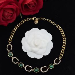 Halskette Designerin Choker Frauen Mode Langklee Halskette Hochwertige farbige Muschel Luxus Anhänger Halskette Schmuck