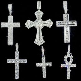 Partihandel VVS Moissanite Diamond Cross Pendant Sterling Sier Jesus Cross för halsband Män Kvinnor Fina smycken Charm