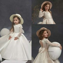 Cute Ball Gown Girl Dresses Jewel Long Sleeve Hollow Lace Applique Hand Made Flower Pageant Dress Floor Length Girl's Birthday Party 0431