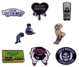 Pins Brooches High Quality Copper Gothic Punk Style Lover Enamel Pin Brooch Lapel Backpack Hat Badge Skeleton Rock Band Horror Mo1623755