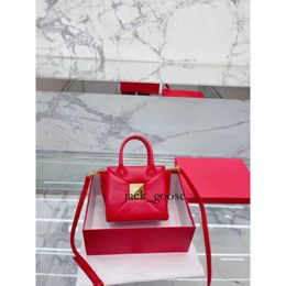 Valentine Bag Designer Bags Basket Bag 2023 Lady Bucket 22 Purse Style Rivet Portable Cabbage Cross Shoulder Lady 834