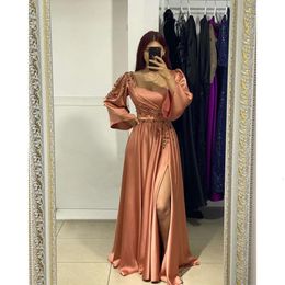 Vestidos de laranja noite coral muçulmano elegante uma linha quadrada colar mangas compridas vestido kaftan peplum pregas de cetim de cetim vestidos formais de cetim para mulheres