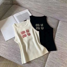 Miui Shirt Miumiuss Tshirt Designer Womens Clothes Mius Mius T Shirt Women Sexy Halter Tops Party Crop Mius Mius Top Embroidered Tank Mui Mui Top Spring Summer 929