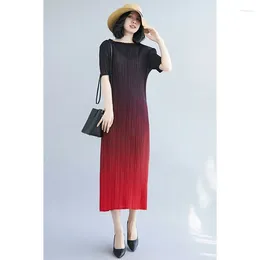 Party Dresses Pleated Dress Female 2024 Summer French Senior Skirt Temperature Design Small Gradient Short Sleeve O Neck Solid A Word
