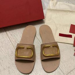 Designer Classic V Gold Logo Signature sandals Fashion Letter Slipper New Women's Sandals Grained Leather Decorative Elements Slippers Leather beach Flip flops