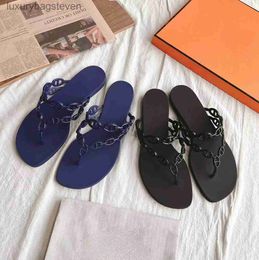 Fashion Original h Designer Slippers Chain Pig Nose Clip Toe Flat Bottomed Flip Flop Sandals for Summer Beach Vacation Jelly Womens Shoes with 1:1 Brand Logo