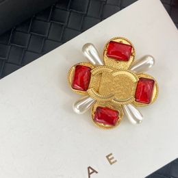 Luxury 18k Gold-Plated Brooch Brand Designer Designs Luxury Brooches For Fashionable Charming Women High-Quality Diamond Jewellery Brooch With Box Party